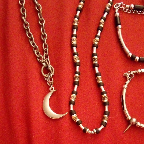 Gothic, Punk, Black & Silver Jewelry Lot. - Picture 3 of 14